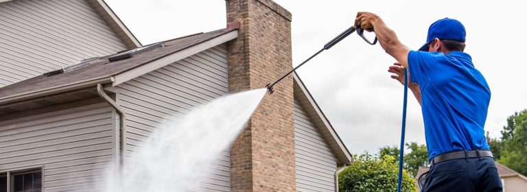 power-washing-a-house-1 (1)